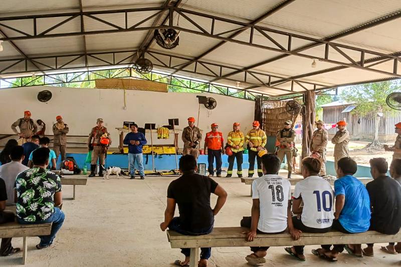 Munduruku recebem capacitação de Brigadas de Incêndios em Jacareacanga  