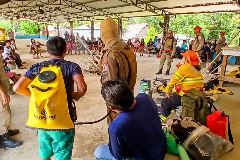 Parceria do Corpo de Bombeiros e Secretaria dos Povos Indígenas qualificou cerca de 30 indígenas para atuação como brigadistas no Alto Tapajós