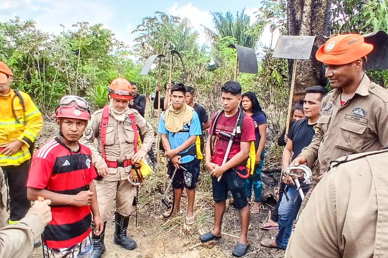 Parceria do Corpo de Bombeiros e Secretaria dos Povos Indígenas qualificou cerca de 30 indígenas para atuação como brigadistas no Alto Tapajós