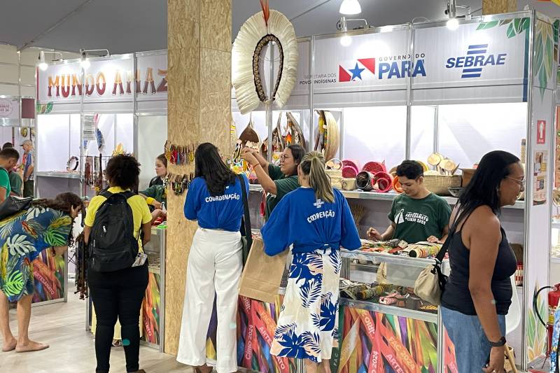 Empreendedoras de quatro etnias têm, pela primeira vez, uma área exclusiva para comercializar produtos sustentáveis, com apoio do Governo do Pará e Sebrae