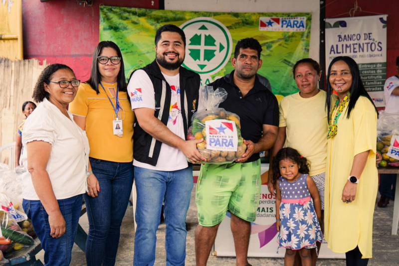 Indígenas da etnia Warao recebem 50 cestas de alimentos com hortifrutis