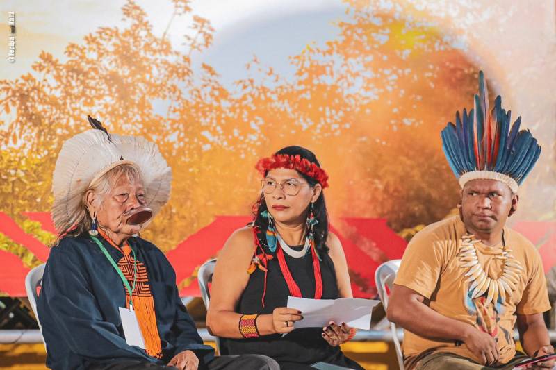 Diálogos Amazônicos